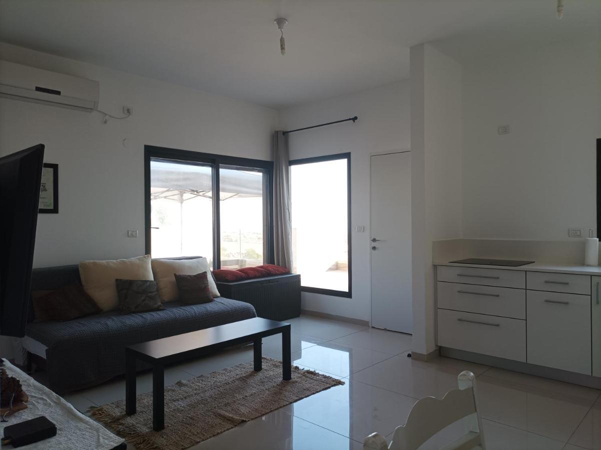 נוגה בגולן Apartment Katzrin Exterior photo