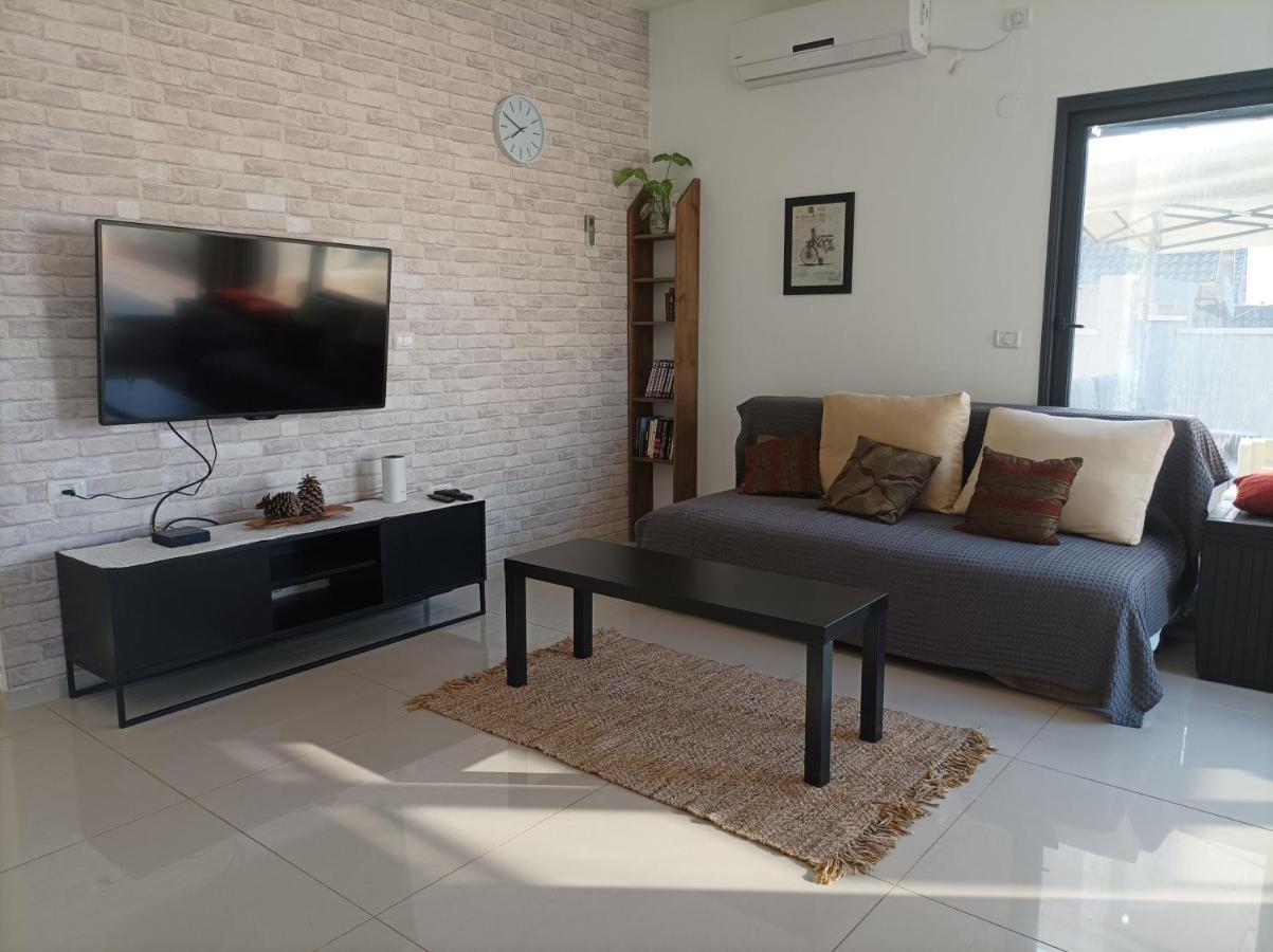 נוגה בגולן Apartment Katzrin Exterior photo