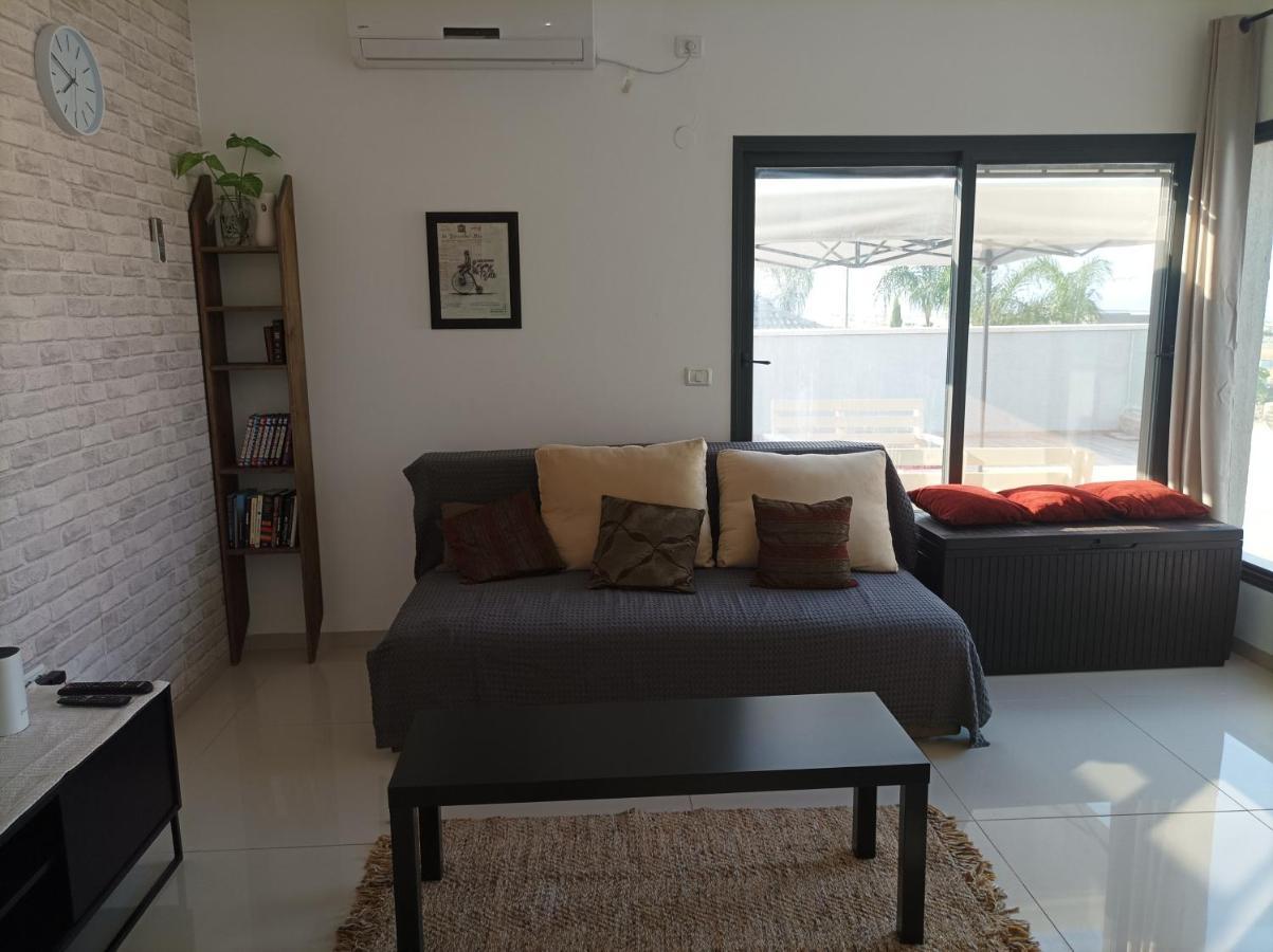 נוגה בגולן Apartment Katzrin Exterior photo